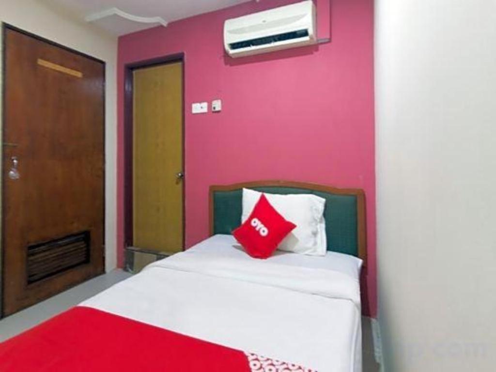 Oyo 44100 Hotel Casavilla Petaling Jaya Exterior photo