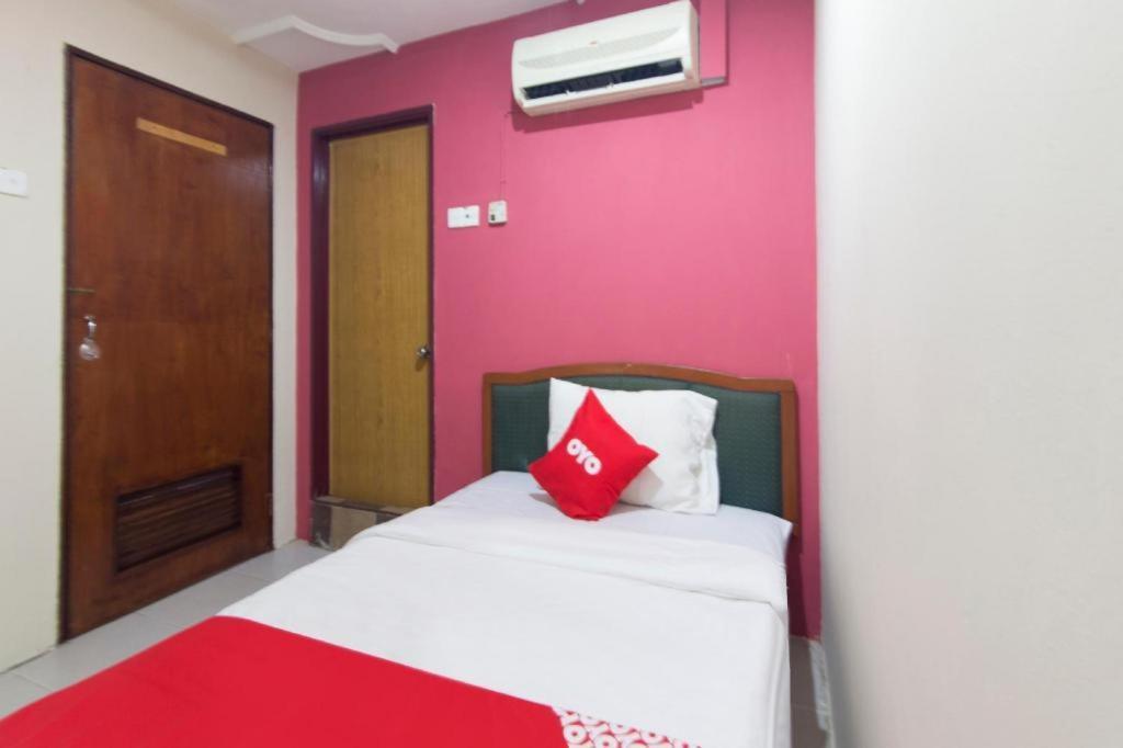 Oyo 44100 Hotel Casavilla Petaling Jaya Exterior photo