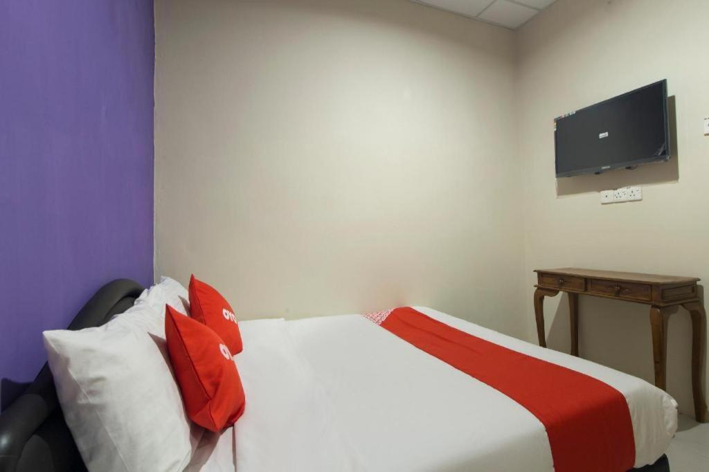 Oyo 44100 Hotel Casavilla Petaling Jaya Exterior photo
