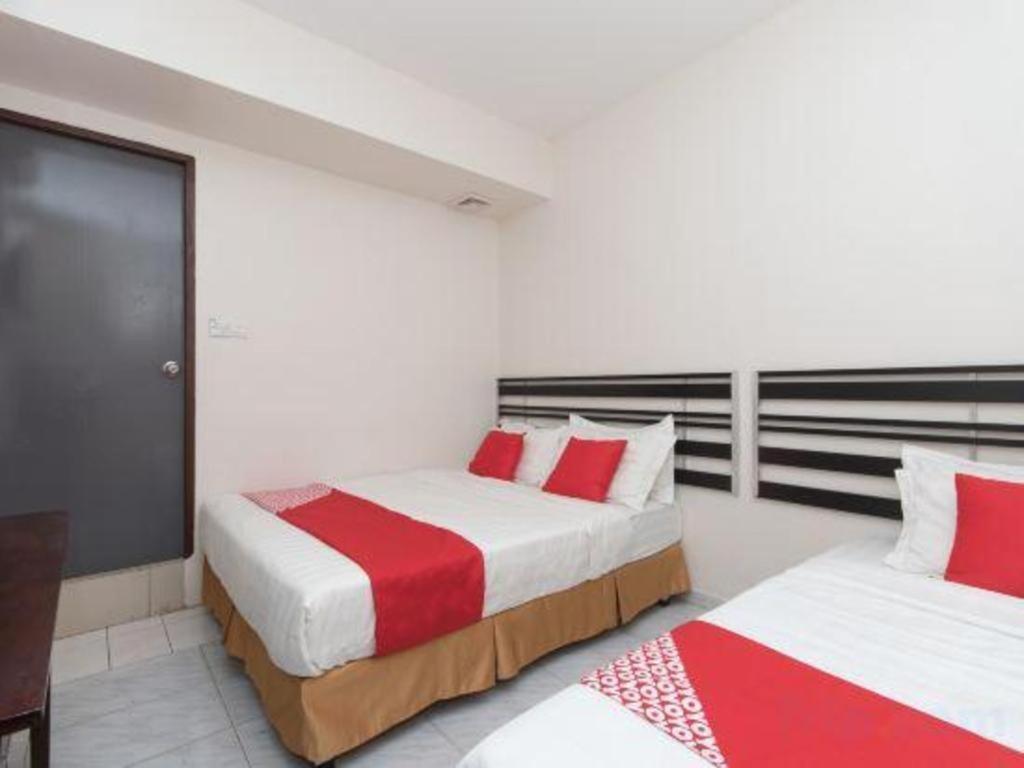 Oyo 44100 Hotel Casavilla Petaling Jaya Exterior photo