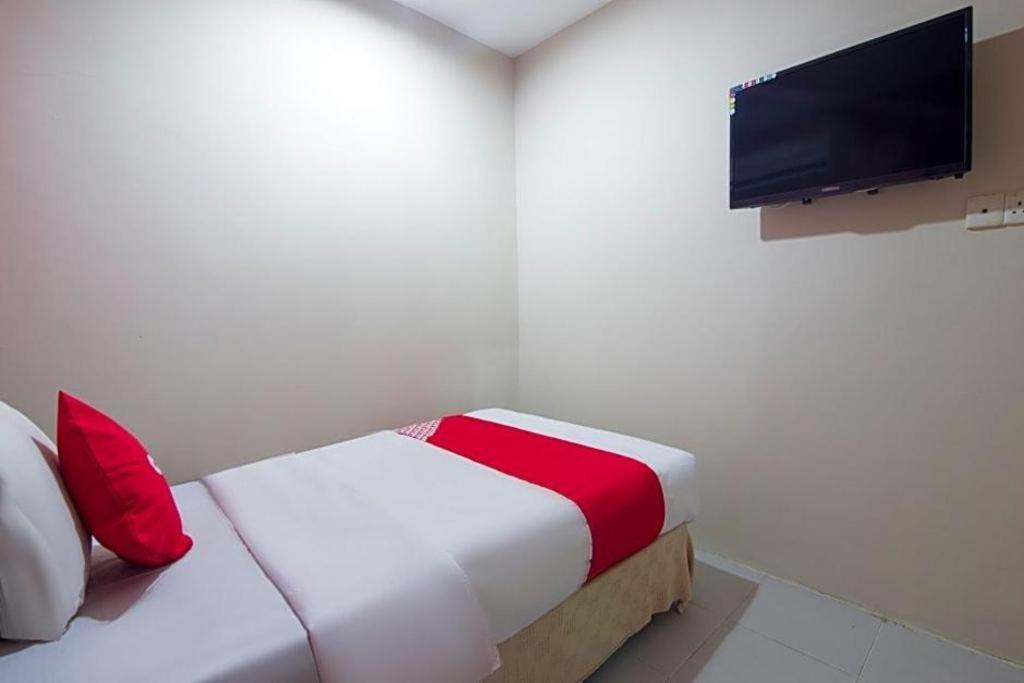 Oyo 44100 Hotel Casavilla Petaling Jaya Exterior photo