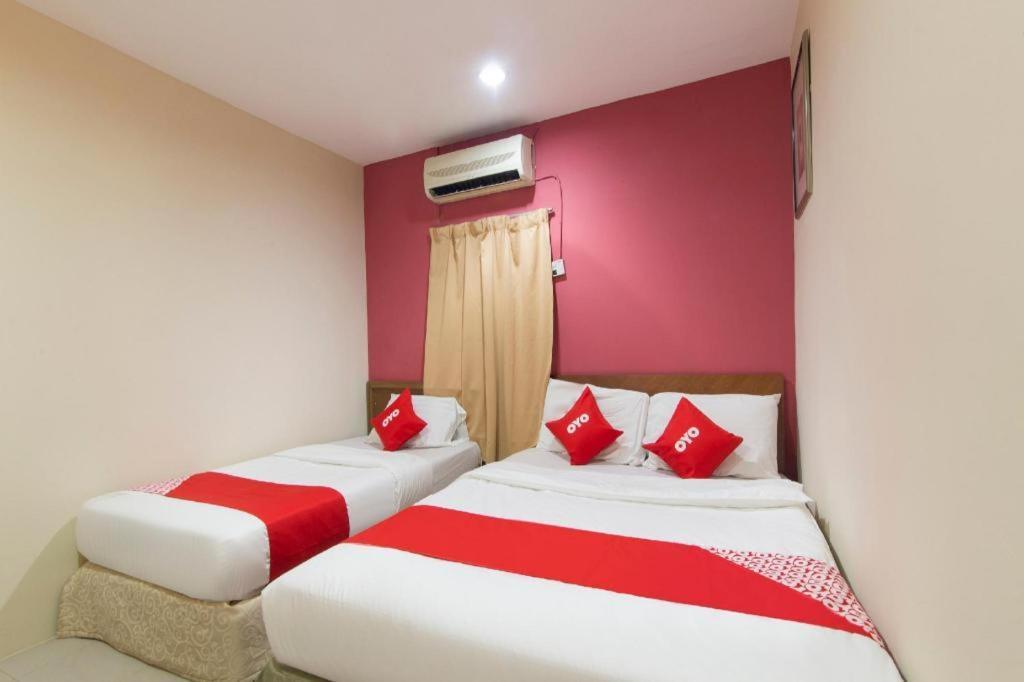 Oyo 44100 Hotel Casavilla Petaling Jaya Exterior photo