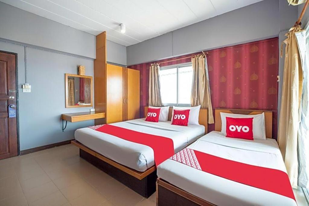 Oyo 44100 Hotel Casavilla Petaling Jaya Exterior photo