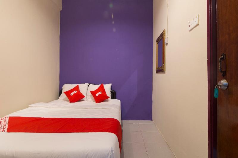 Oyo 44100 Hotel Casavilla Petaling Jaya Exterior photo