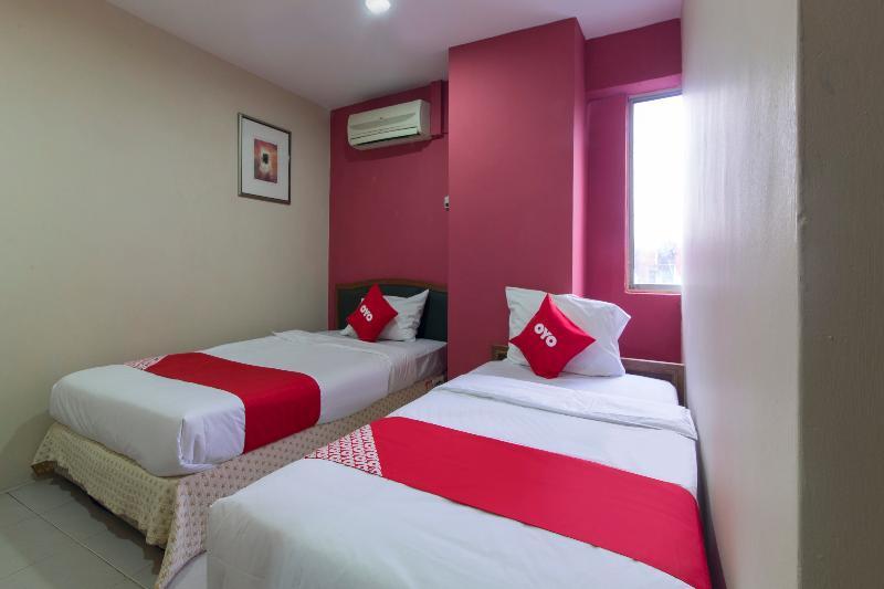 Oyo 44100 Hotel Casavilla Petaling Jaya Exterior photo