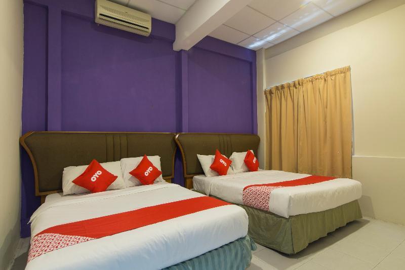 Oyo 44100 Hotel Casavilla Petaling Jaya Exterior photo